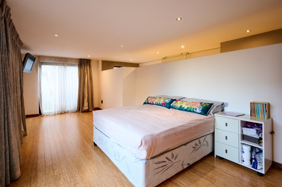 5 Bedroom Property for Sale in Waterfall Country Village Gauteng