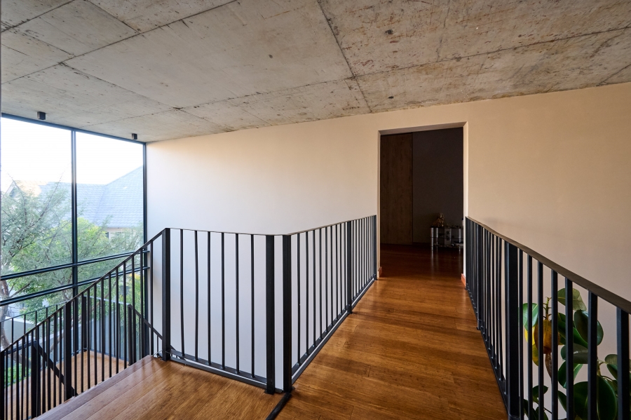 5 Bedroom Property for Sale in Waterfall Country Village Gauteng