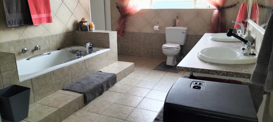 3 Bedroom Property for Sale in Helikonpark Gauteng