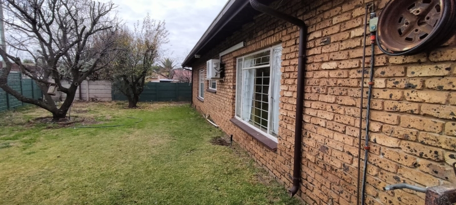 3 Bedroom Property for Sale in Helikonpark Gauteng