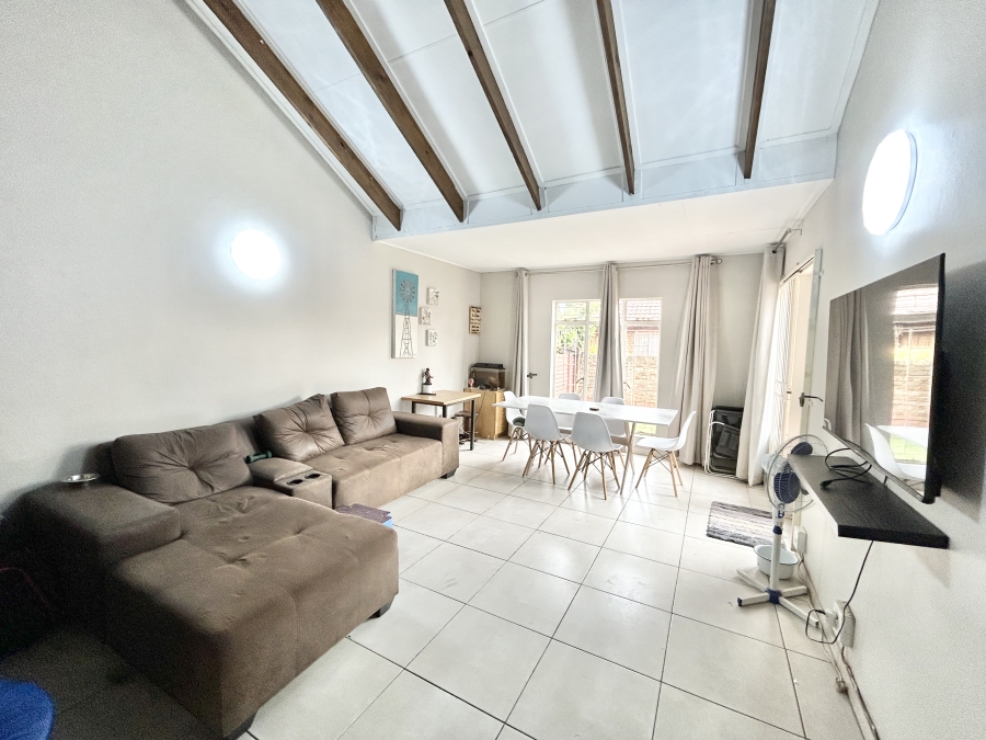 4 Bedroom Property for Sale in Eldoraigne Gauteng