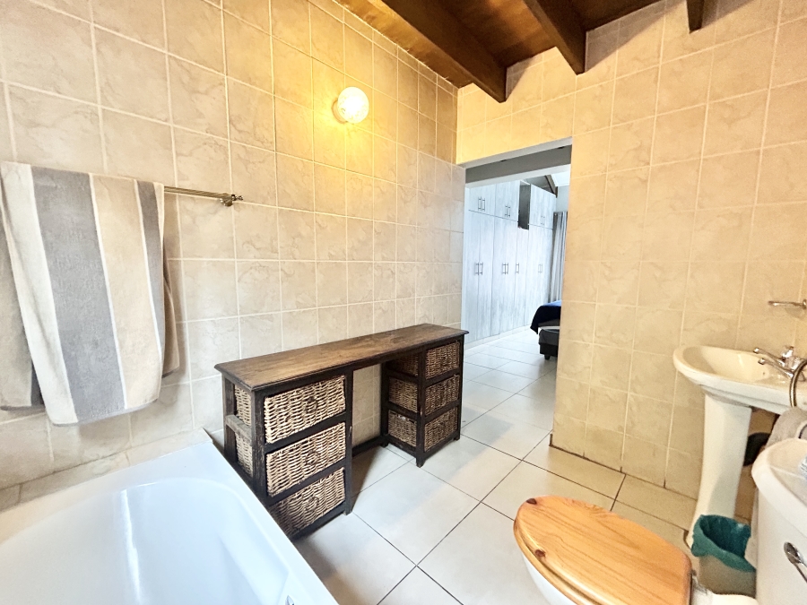 4 Bedroom Property for Sale in Eldoraigne Gauteng
