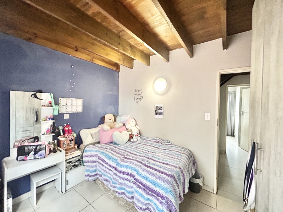 4 Bedroom Property for Sale in Eldoraigne Gauteng