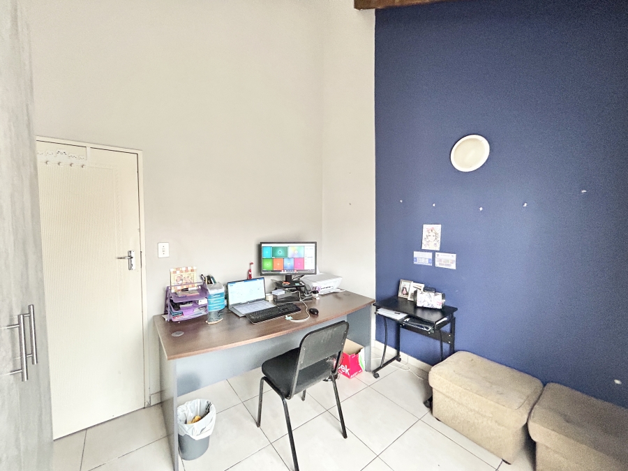 4 Bedroom Property for Sale in Eldoraigne Gauteng