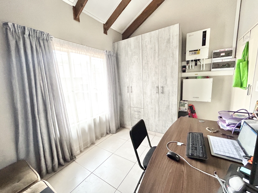 4 Bedroom Property for Sale in Eldoraigne Gauteng