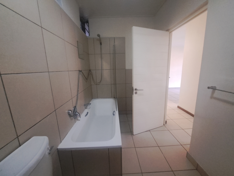To Let 1 Bedroom Property for Rent in Jackal Creek Golf Estate Gauteng