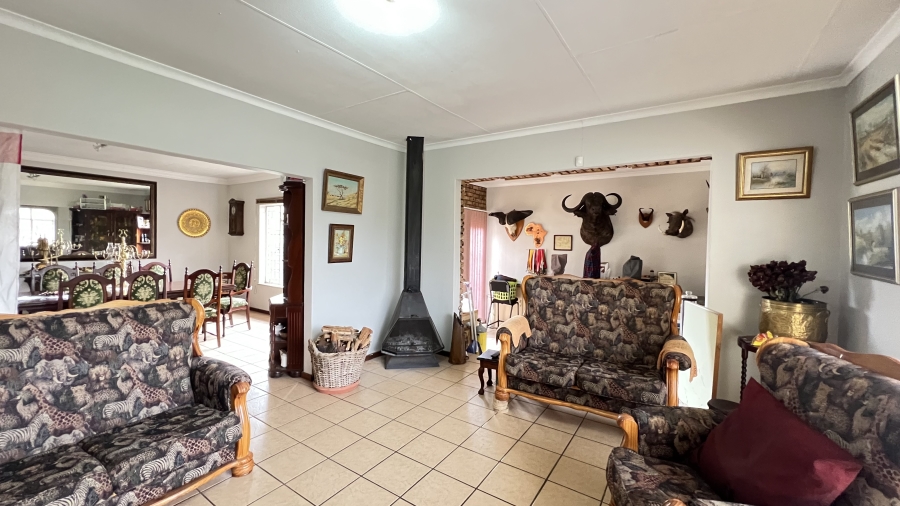 4 Bedroom Property for Sale in Helikonpark Gauteng