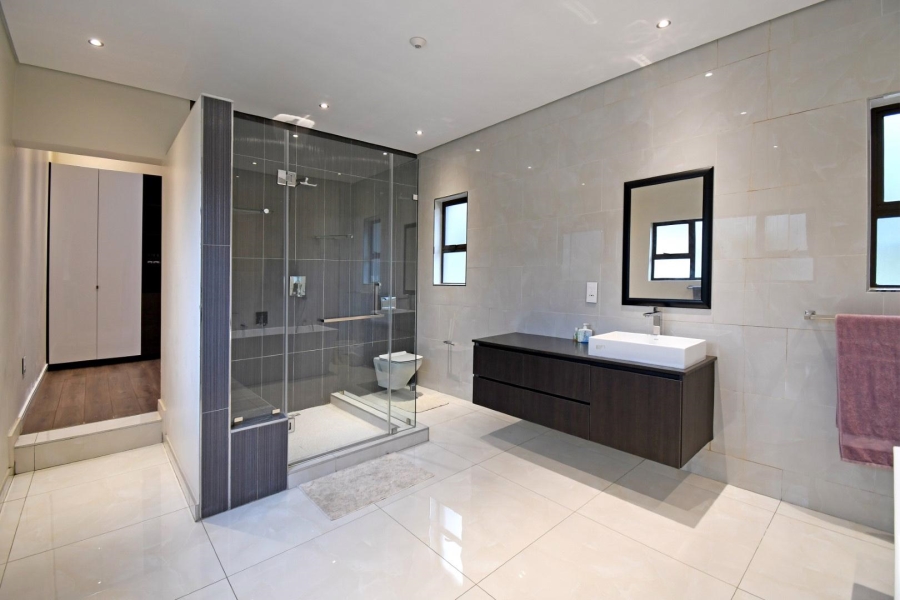 To Let 5 Bedroom Property for Rent in Bryanston Gauteng