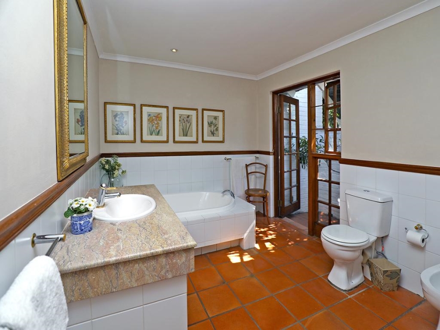 4 Bedroom Property for Sale in Hurlingham Gauteng