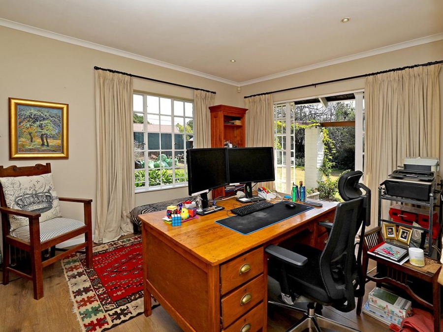 4 Bedroom Property for Sale in Hurlingham Gauteng