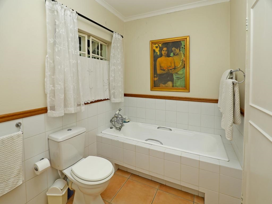 4 Bedroom Property for Sale in Hurlingham Gauteng