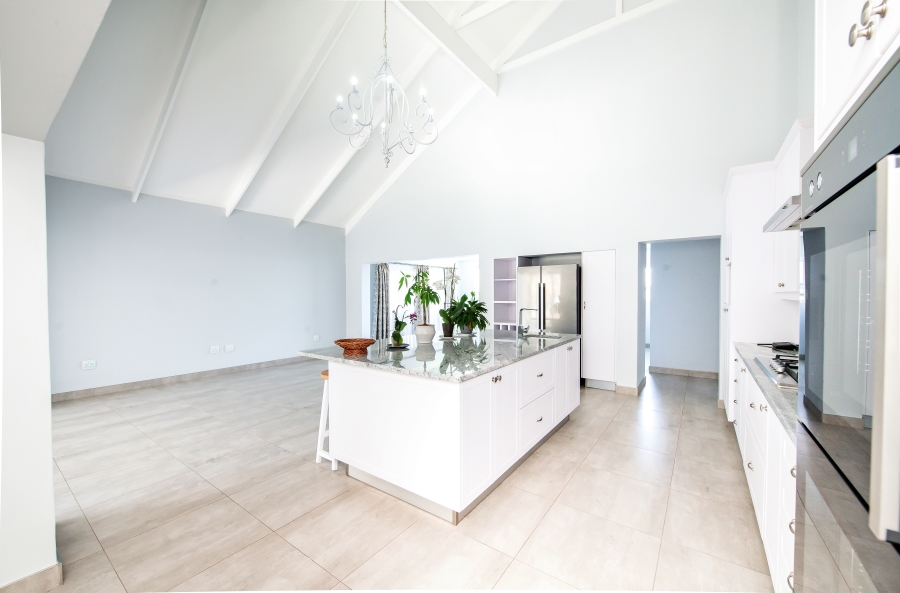 To Let 4 Bedroom Property for Rent in Waterfall Country Village Gauteng