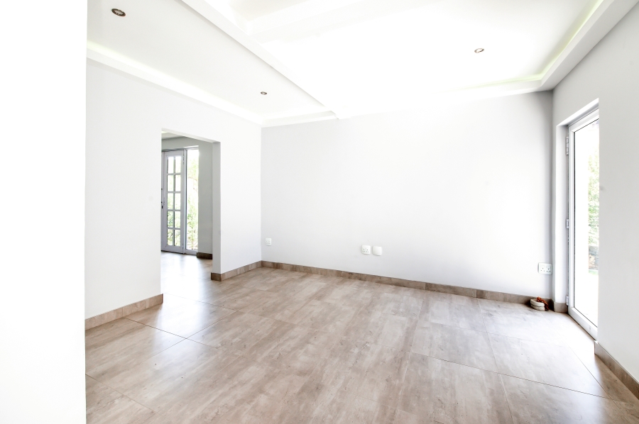 To Let 4 Bedroom Property for Rent in Waterfall Country Village Gauteng