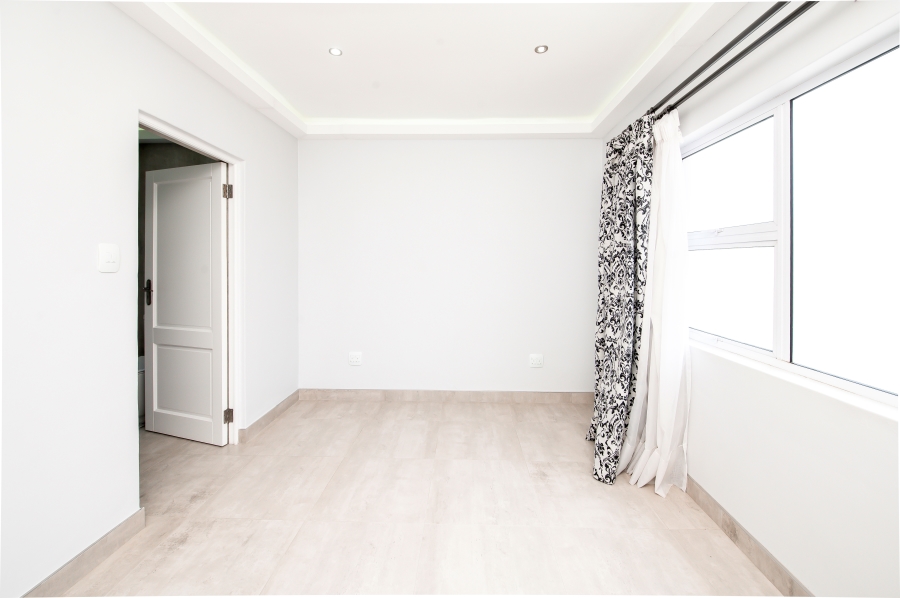 To Let 4 Bedroom Property for Rent in Waterfall Country Village Gauteng