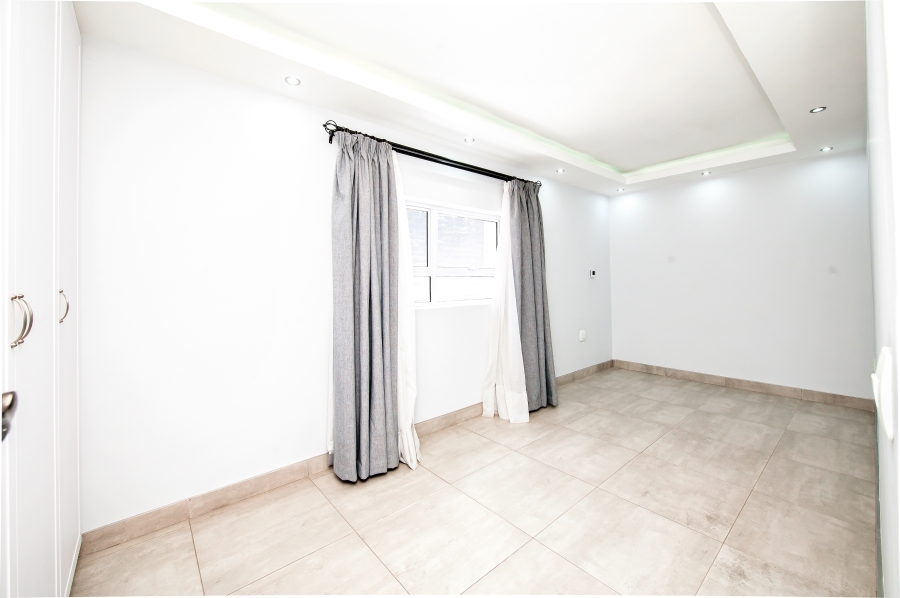 To Let 4 Bedroom Property for Rent in Waterfall Country Village Gauteng