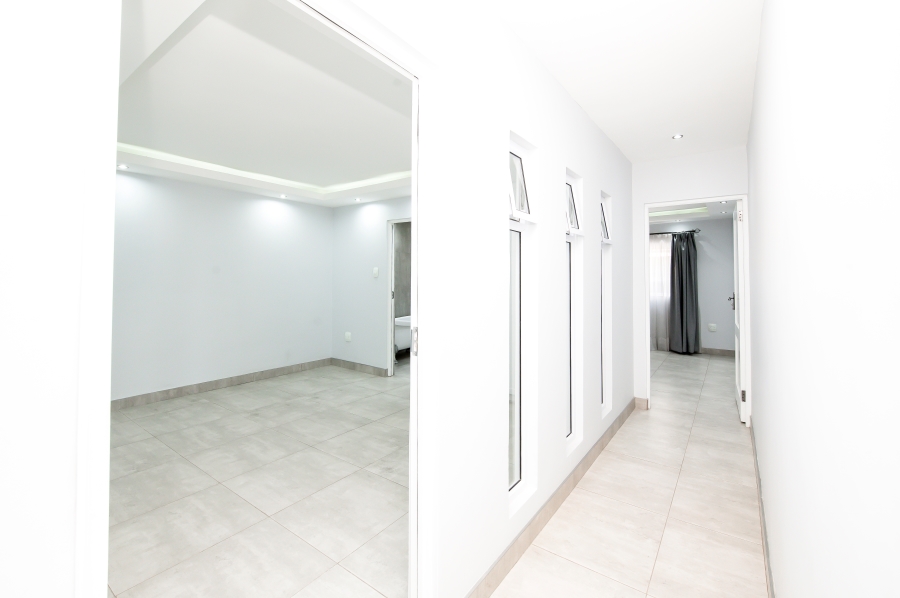 To Let 4 Bedroom Property for Rent in Waterfall Country Village Gauteng