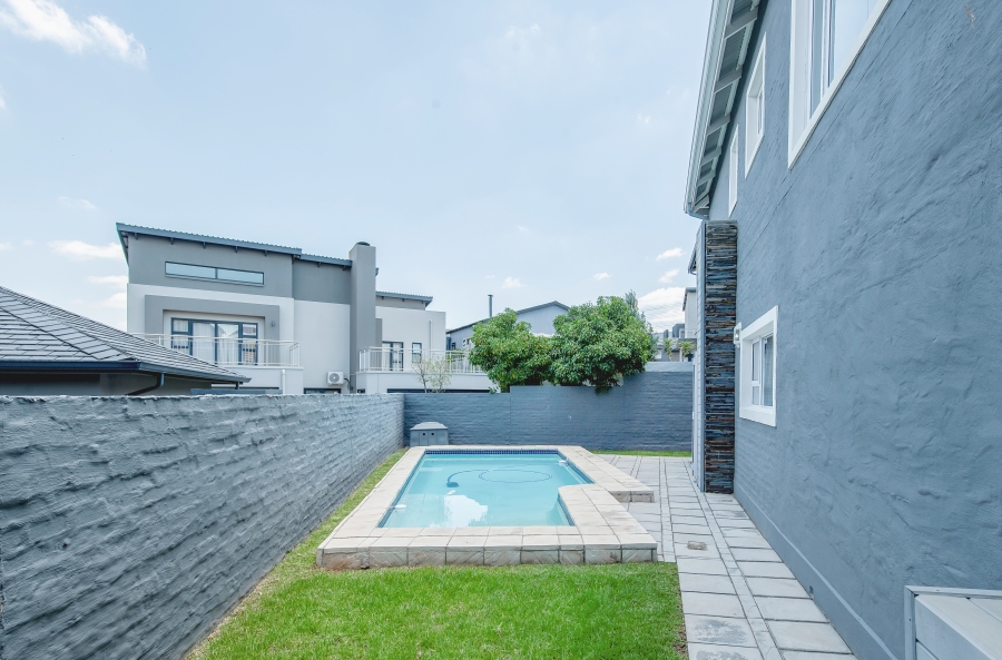 To Let 4 Bedroom Property for Rent in Waterfall Country Village Gauteng