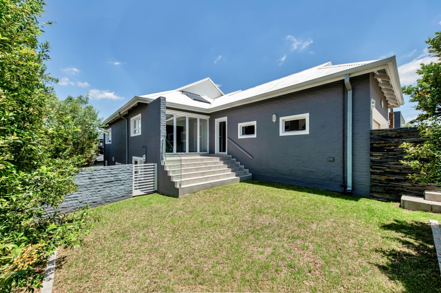To Let 4 Bedroom Property for Rent in Waterfall Country Village Gauteng