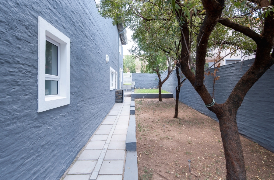 To Let 4 Bedroom Property for Rent in Waterfall Country Village Gauteng