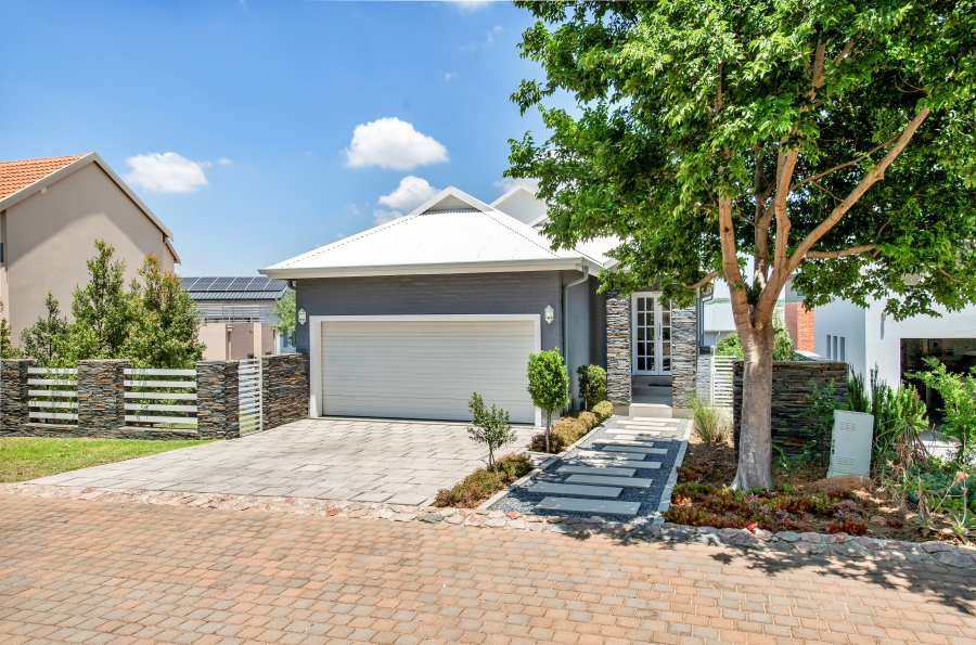 To Let 4 Bedroom Property for Rent in Waterfall Country Village Gauteng