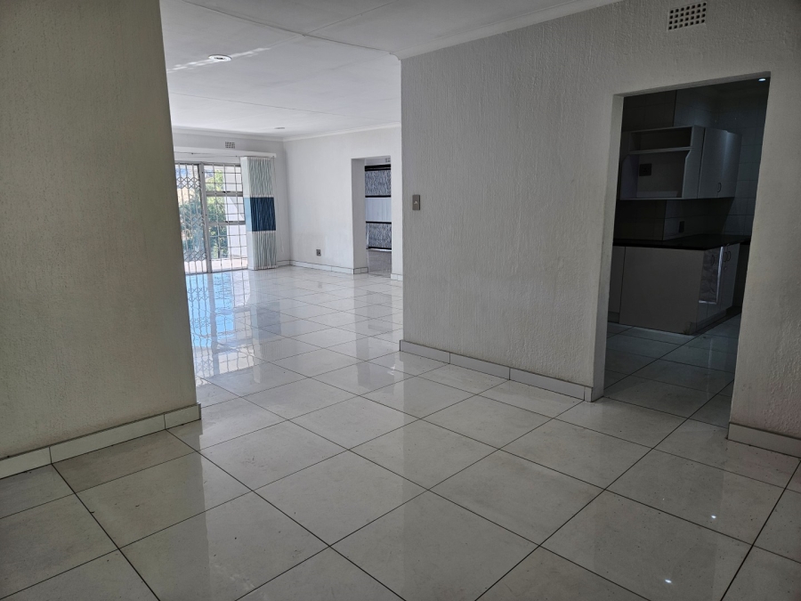 To Let 3 Bedroom Property for Rent in Hurlingham Gauteng