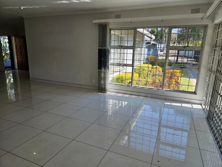 To Let 3 Bedroom Property for Rent in Hurlingham Gauteng