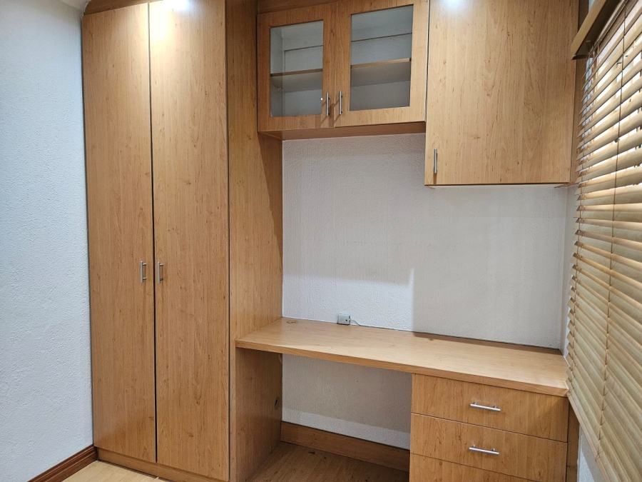 To Let 3 Bedroom Property for Rent in Hurlingham Gauteng