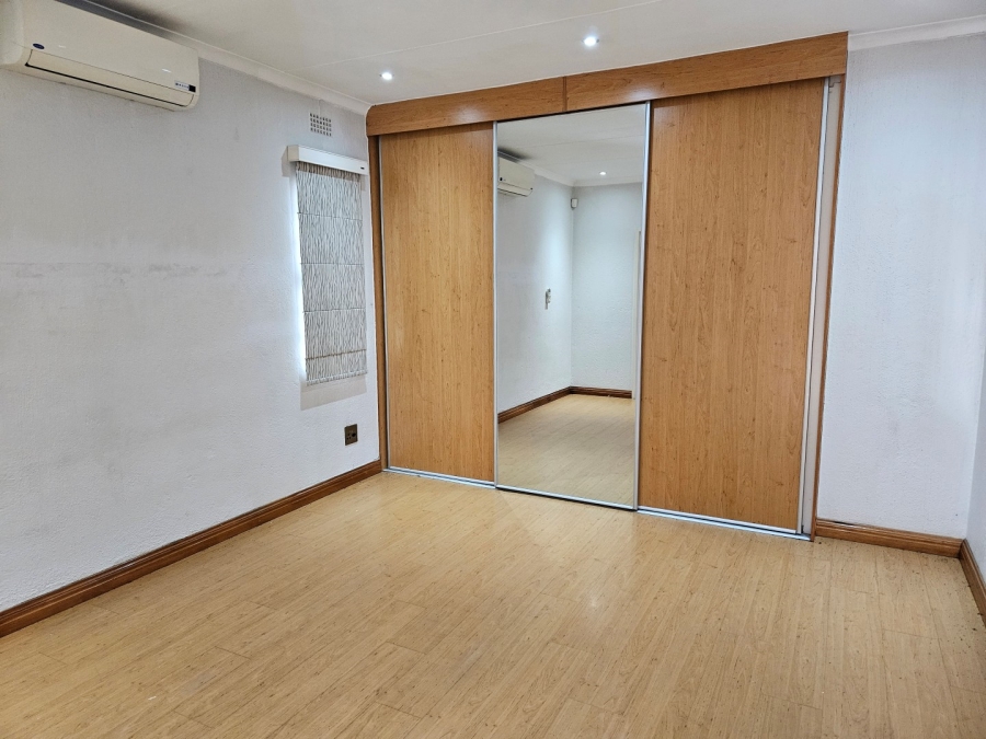 To Let 3 Bedroom Property for Rent in Hurlingham Gauteng