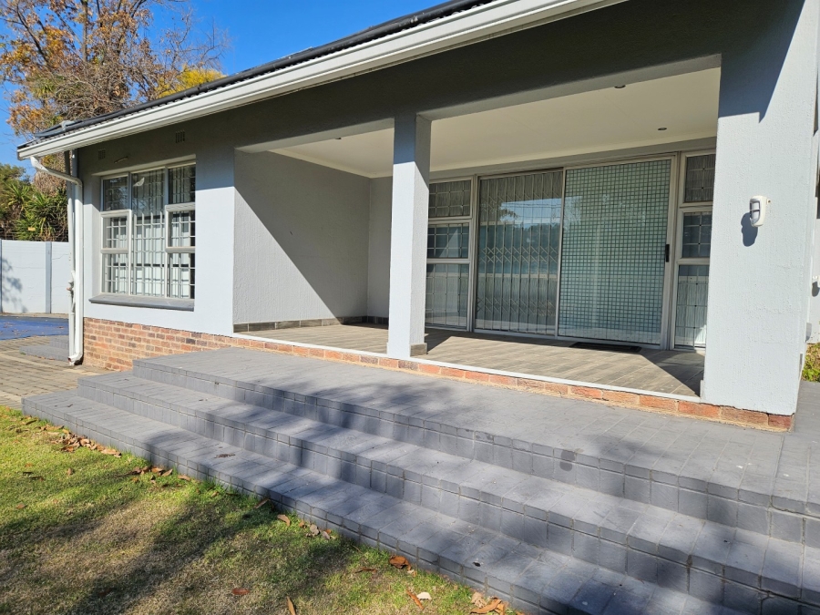 To Let 3 Bedroom Property for Rent in Hurlingham Gauteng