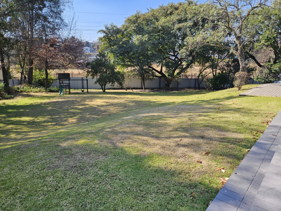 To Let 3 Bedroom Property for Rent in Hurlingham Gauteng