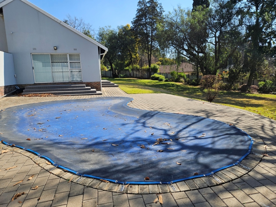 To Let 3 Bedroom Property for Rent in Hurlingham Gauteng