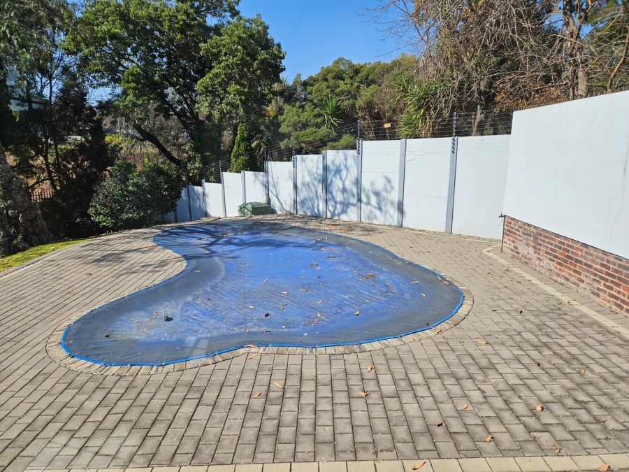 To Let 3 Bedroom Property for Rent in Hurlingham Gauteng
