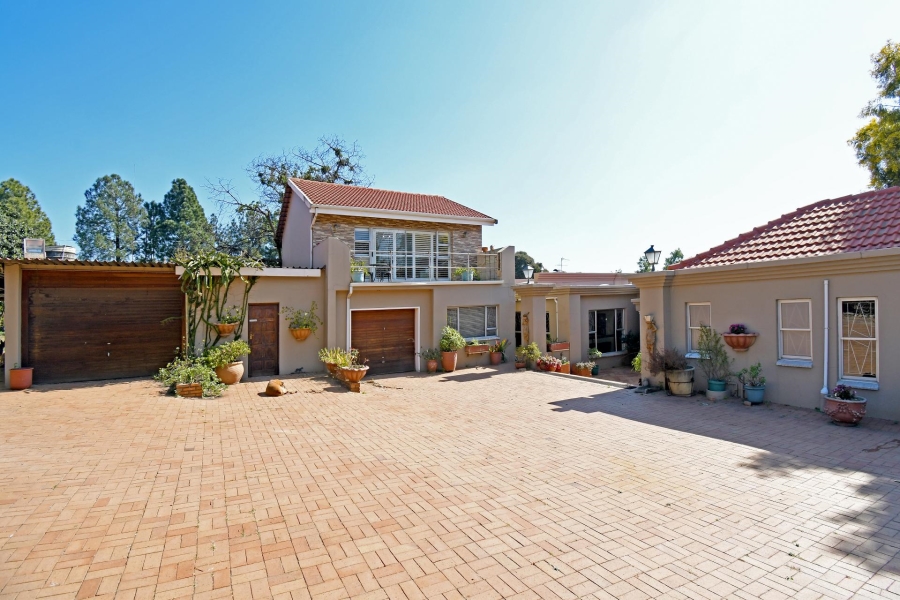 5 Bedroom Property for Sale in Mnandi Gauteng