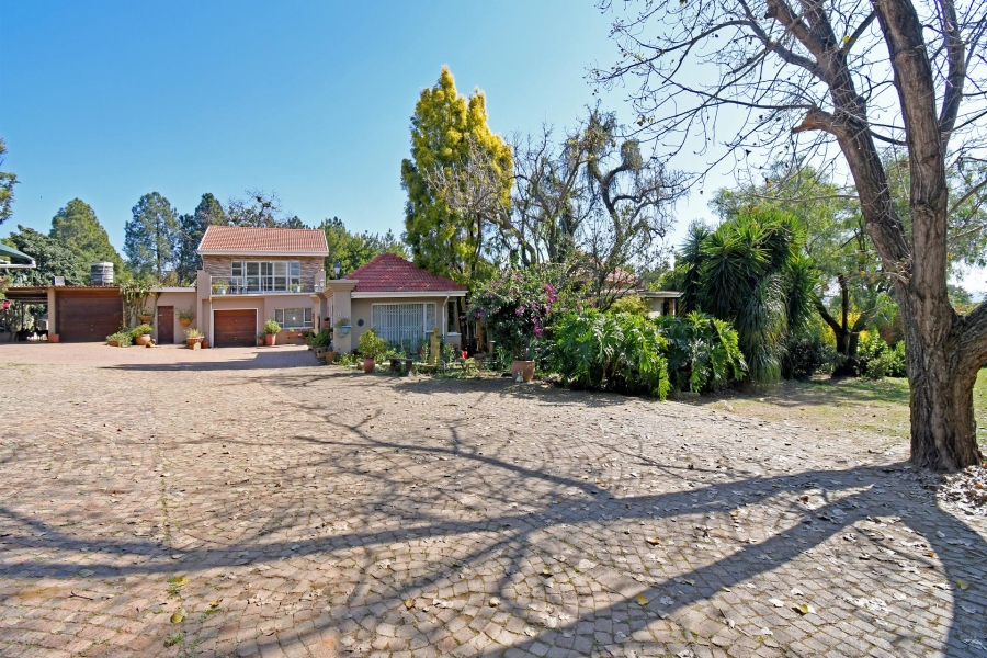5 Bedroom Property for Sale in Mnandi Gauteng