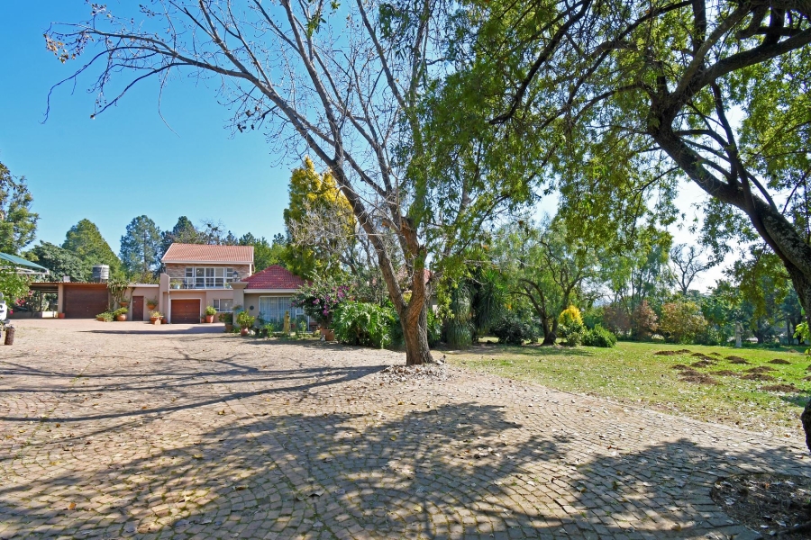 5 Bedroom Property for Sale in Mnandi Gauteng