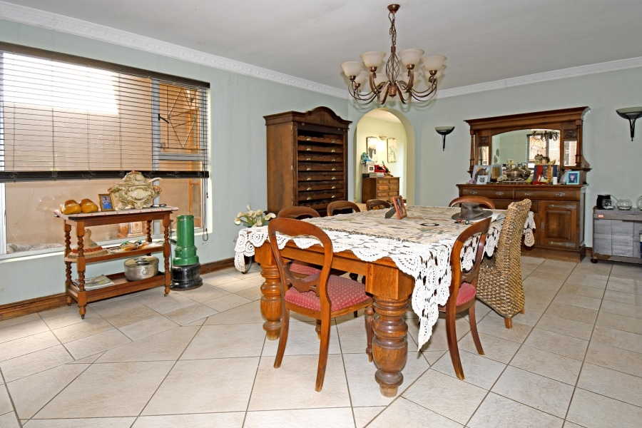 5 Bedroom Property for Sale in Mnandi Gauteng
