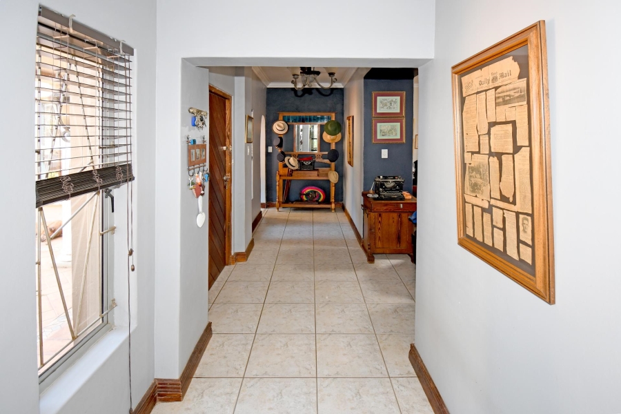 5 Bedroom Property for Sale in Mnandi Gauteng