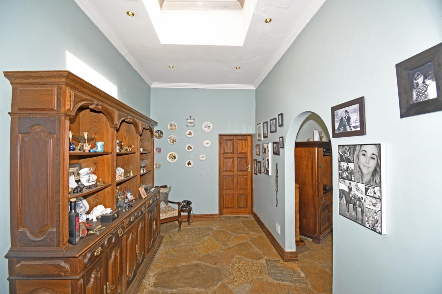5 Bedroom Property for Sale in Mnandi Gauteng