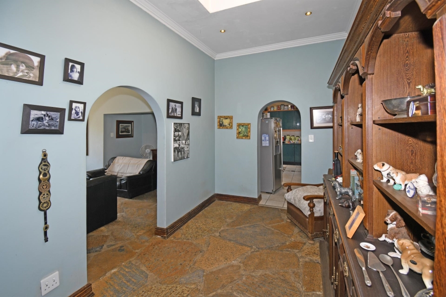 5 Bedroom Property for Sale in Mnandi Gauteng