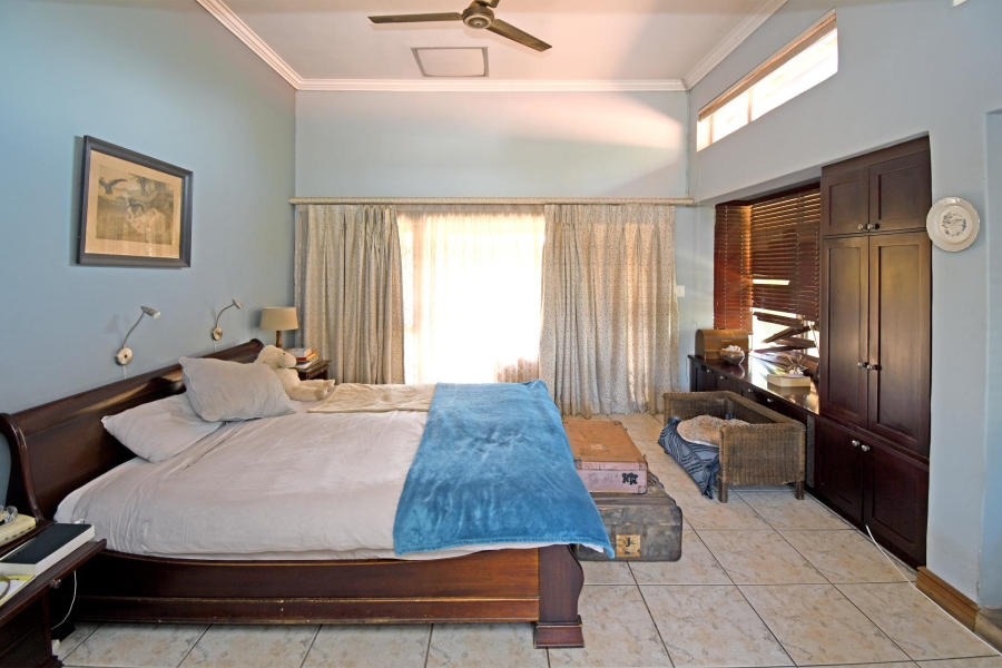 5 Bedroom Property for Sale in Mnandi Gauteng