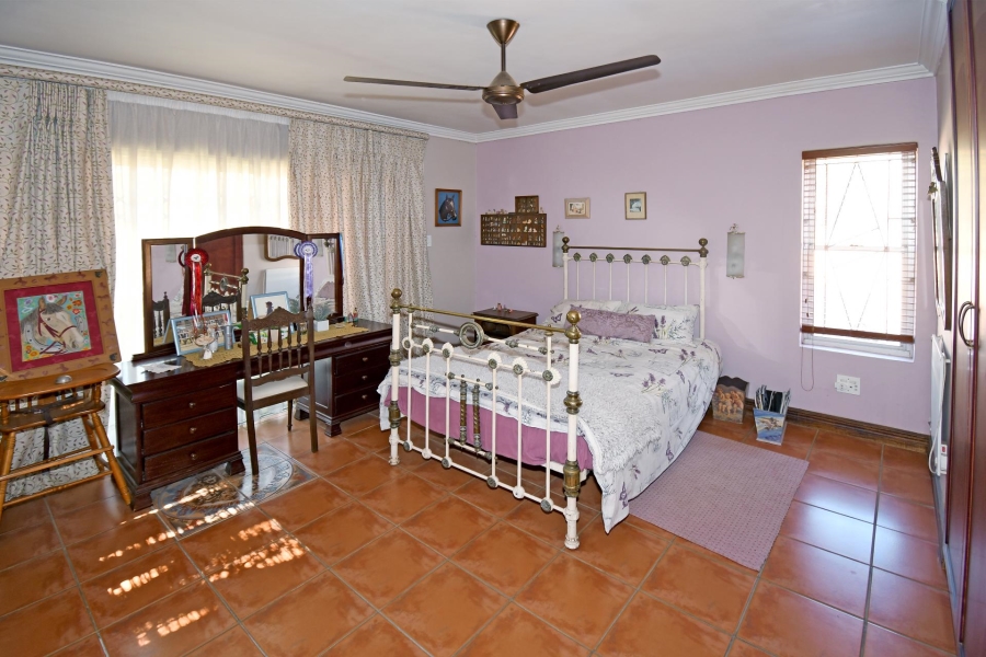 5 Bedroom Property for Sale in Mnandi Gauteng