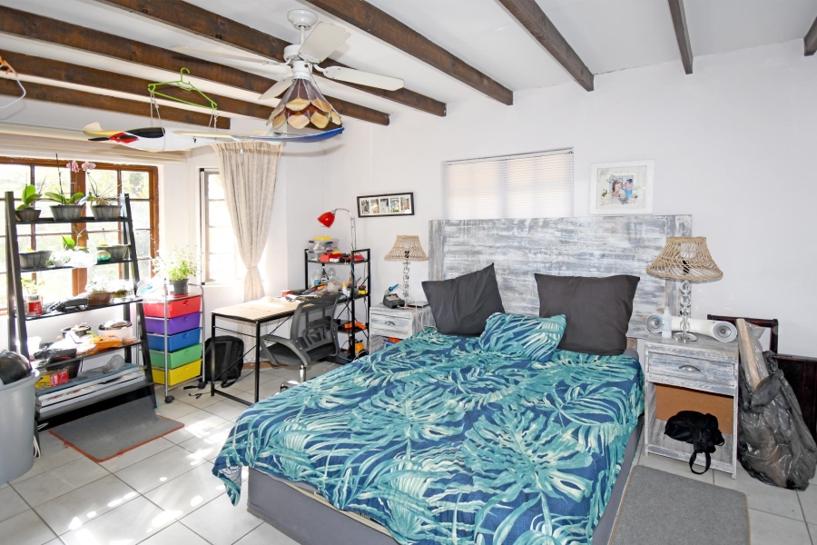 5 Bedroom Property for Sale in Mnandi Gauteng