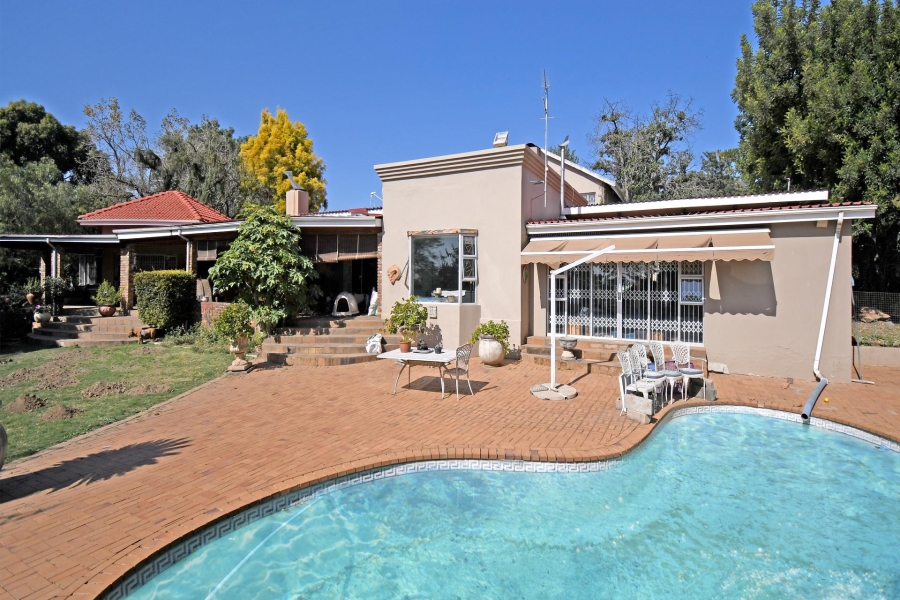 5 Bedroom Property for Sale in Mnandi Gauteng