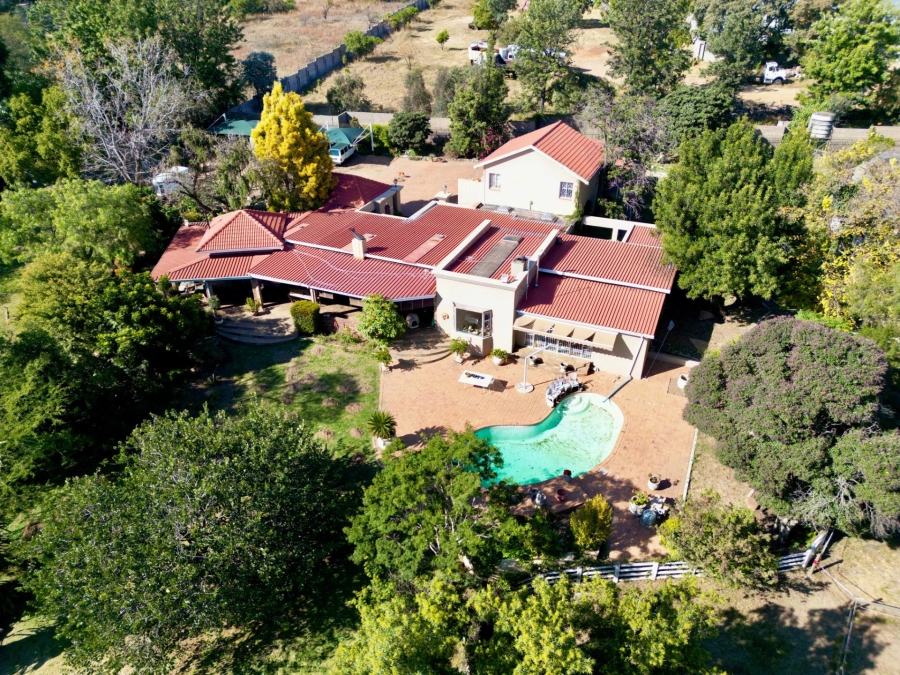 5 Bedroom Property for Sale in Mnandi Gauteng