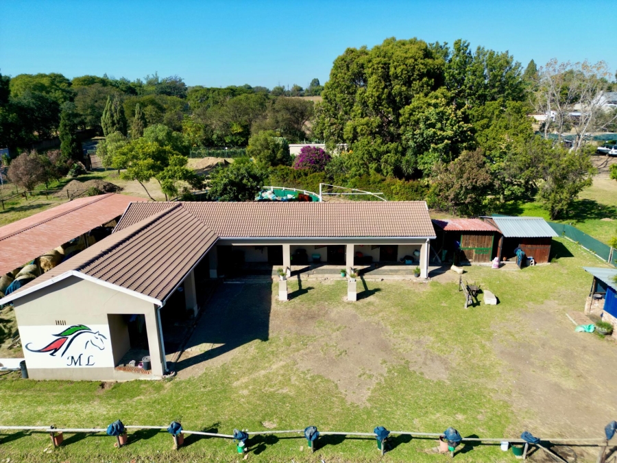 5 Bedroom Property for Sale in Mnandi Gauteng