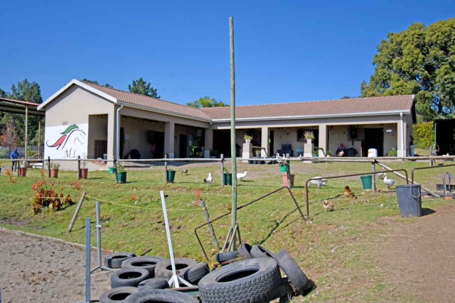 5 Bedroom Property for Sale in Mnandi Gauteng