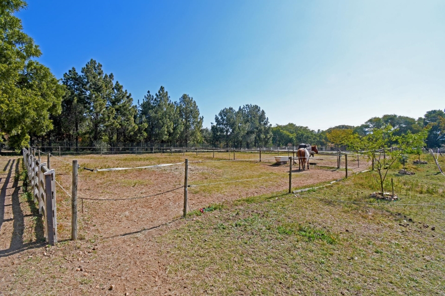 5 Bedroom Property for Sale in Mnandi Gauteng