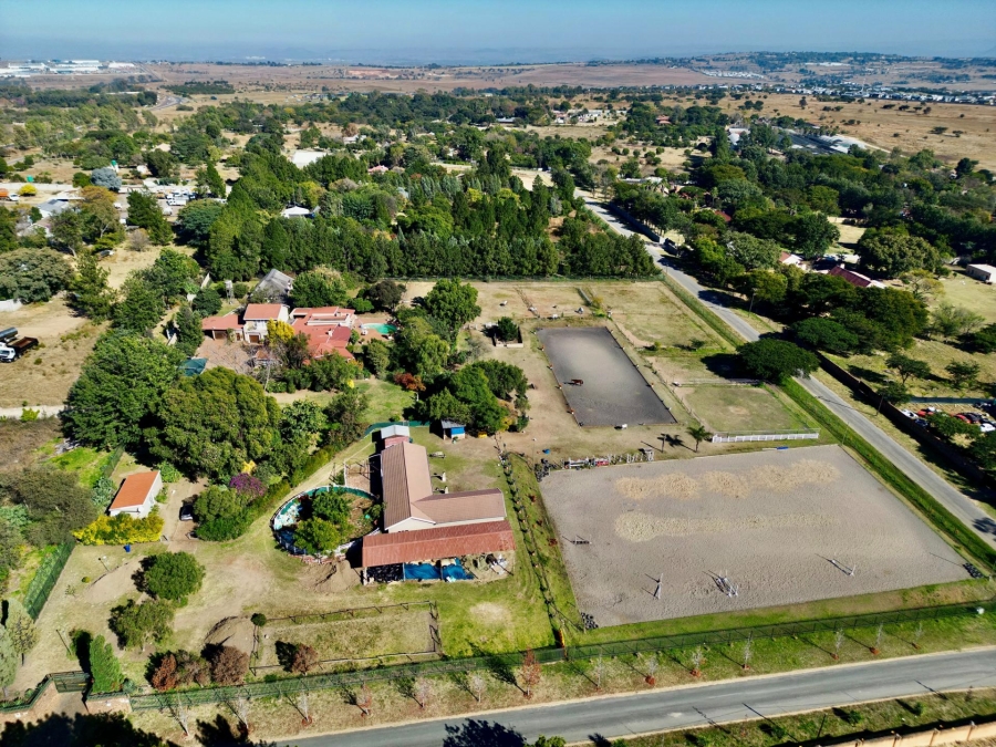 5 Bedroom Property for Sale in Mnandi Gauteng