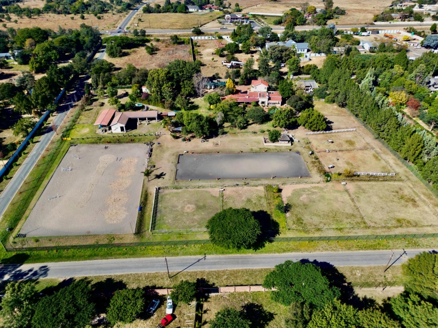 5 Bedroom Property for Sale in Mnandi Gauteng