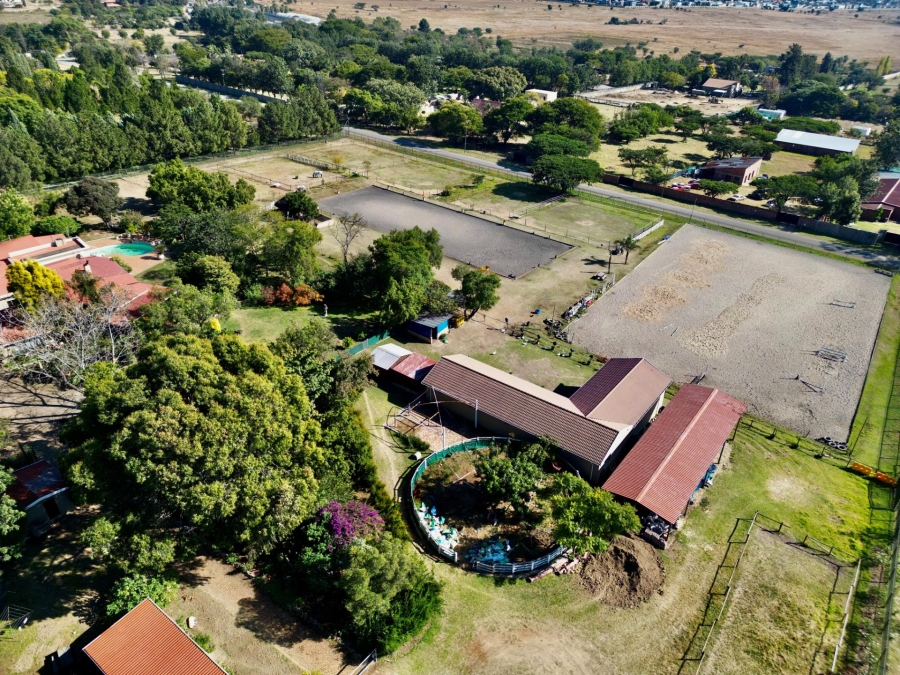 5 Bedroom Property for Sale in Mnandi Gauteng